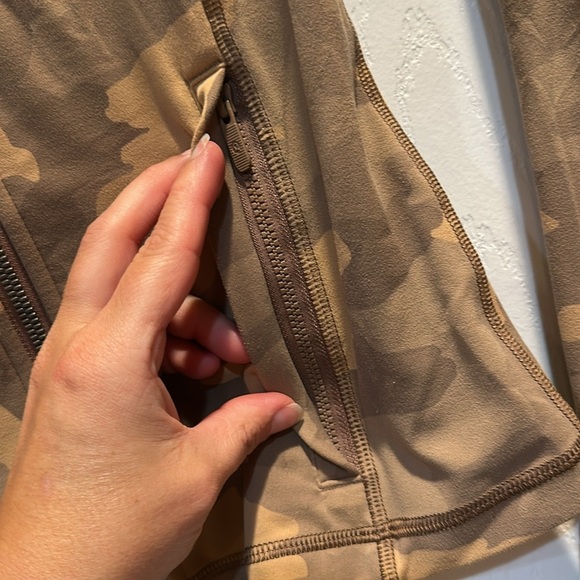 Lululemon Nulu Hooded Define Align Jacket 6 Camo Beige - Picture 7 of 11